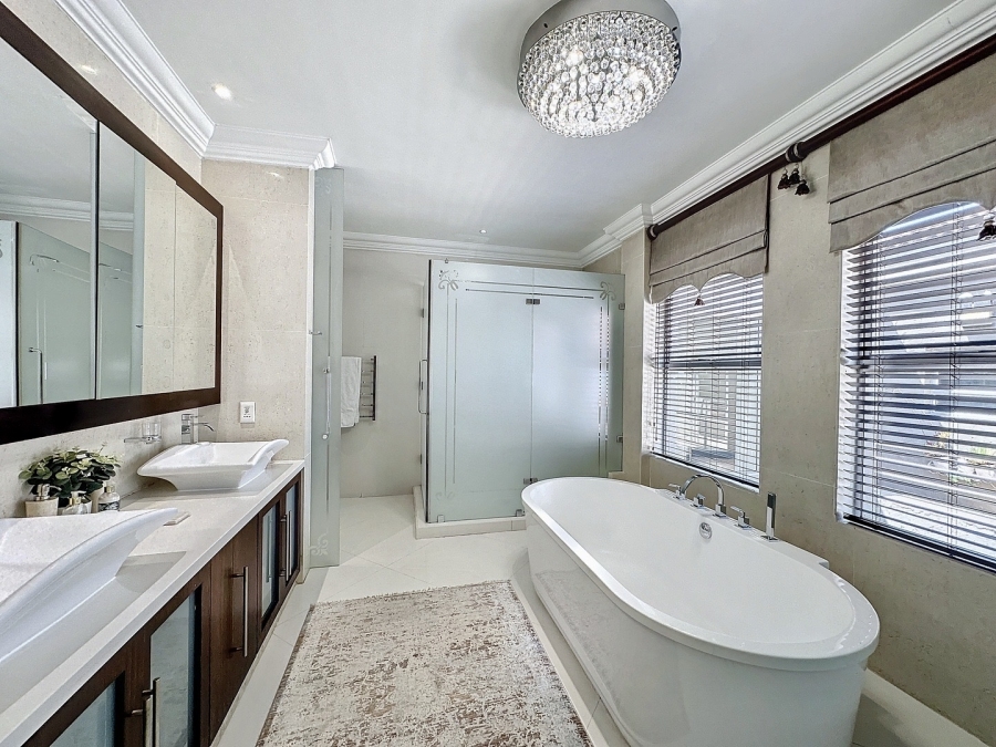 5 Bedroom Property for Sale in Silver Lakes Golf Estate Gauteng