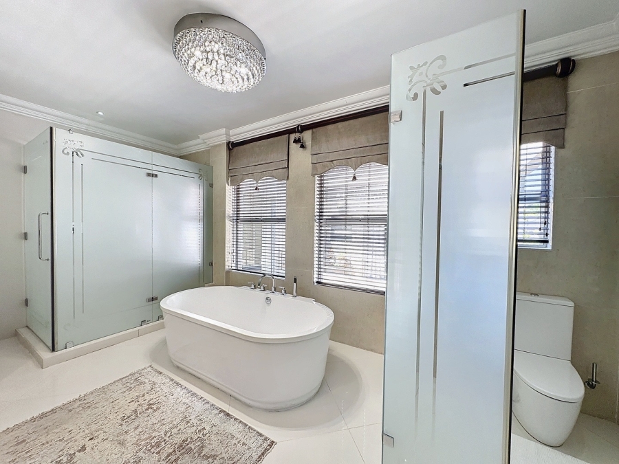5 Bedroom Property for Sale in Silver Lakes Golf Estate Gauteng