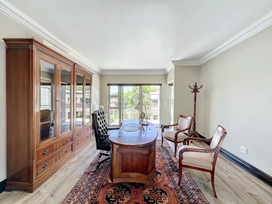 5 Bedroom Property for Sale in Silver Lakes Golf Estate Gauteng