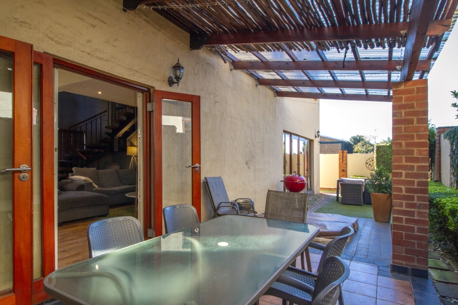 3 Bedroom Property for Sale in Die Wilgers Gauteng