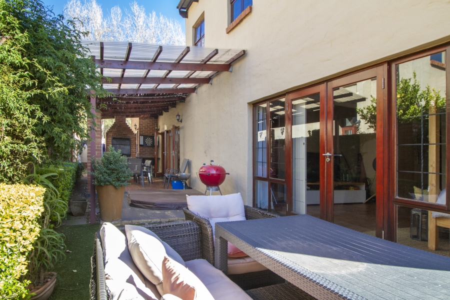 3 Bedroom Property for Sale in Die Wilgers Gauteng
