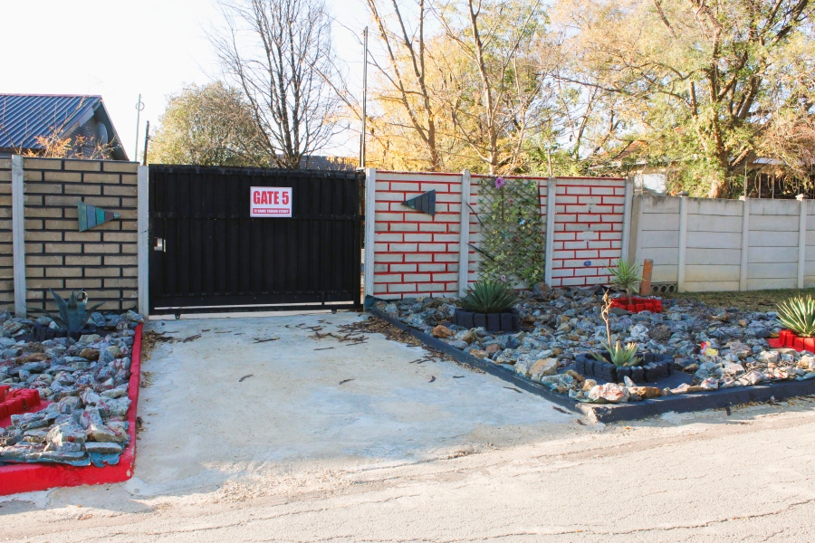 5 Bedroom Property for Sale in Fochville Gauteng