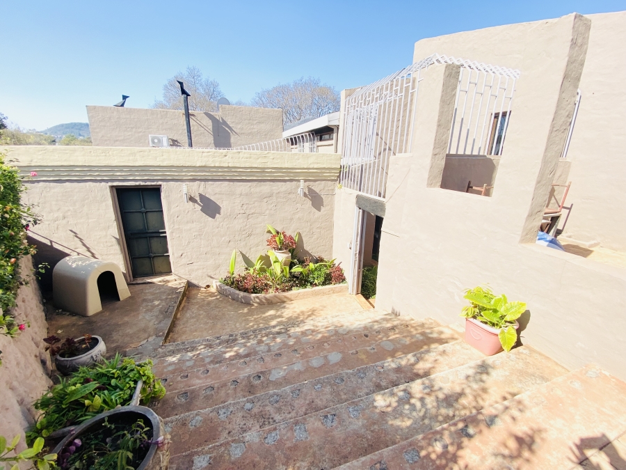 5 Bedroom Property for Sale in Faerie Glen Gauteng