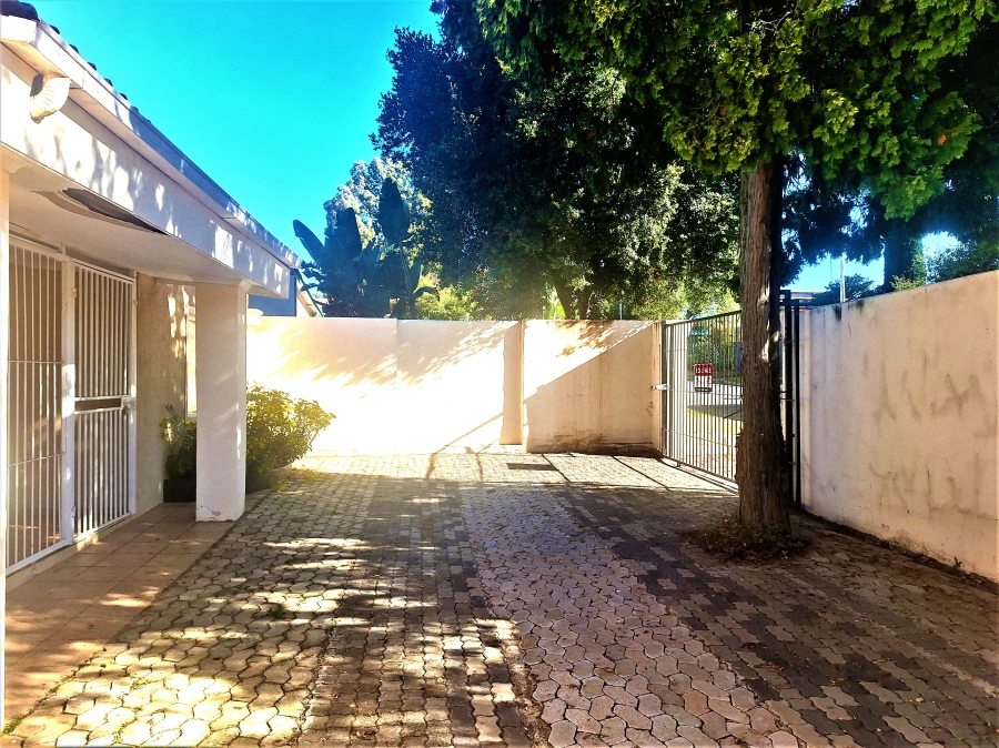 7 Bedroom Property for Sale in Westdene Gauteng