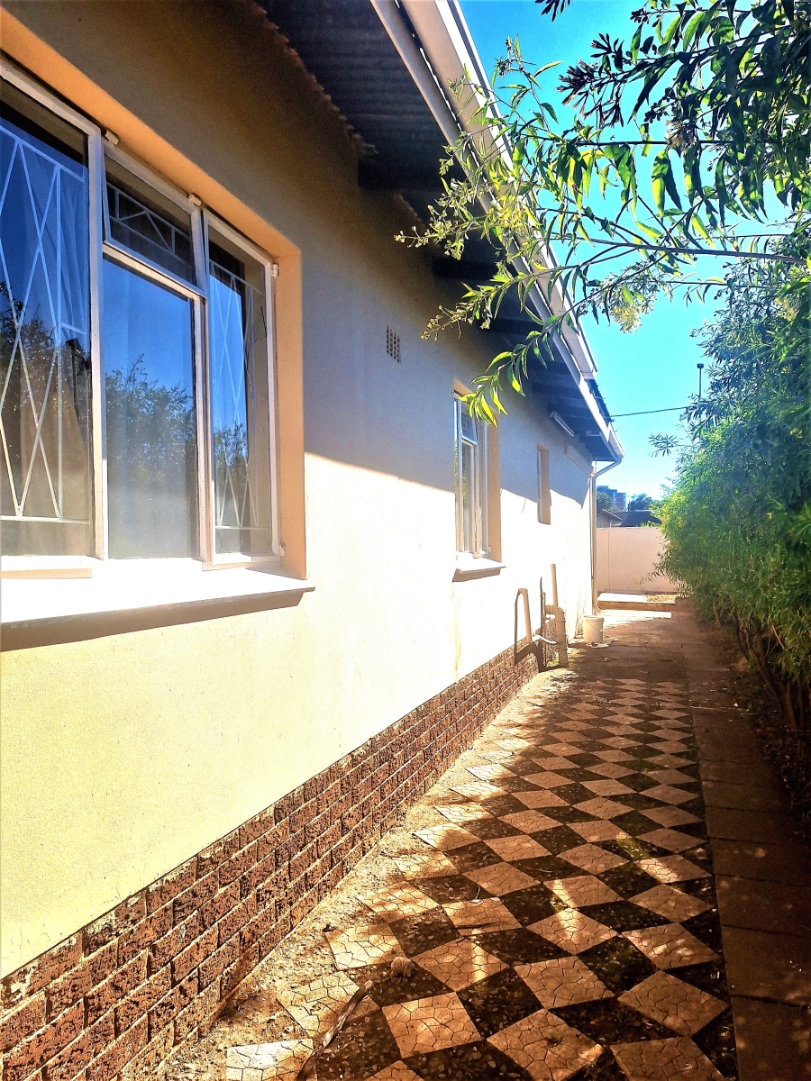 7 Bedroom Property for Sale in Westdene Gauteng