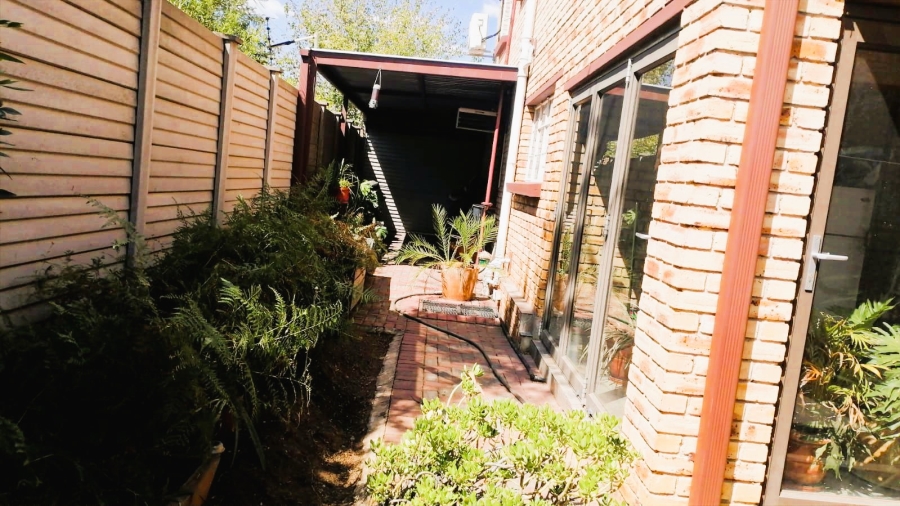 3 Bedroom Property for Sale in Mantevrede Gauteng
