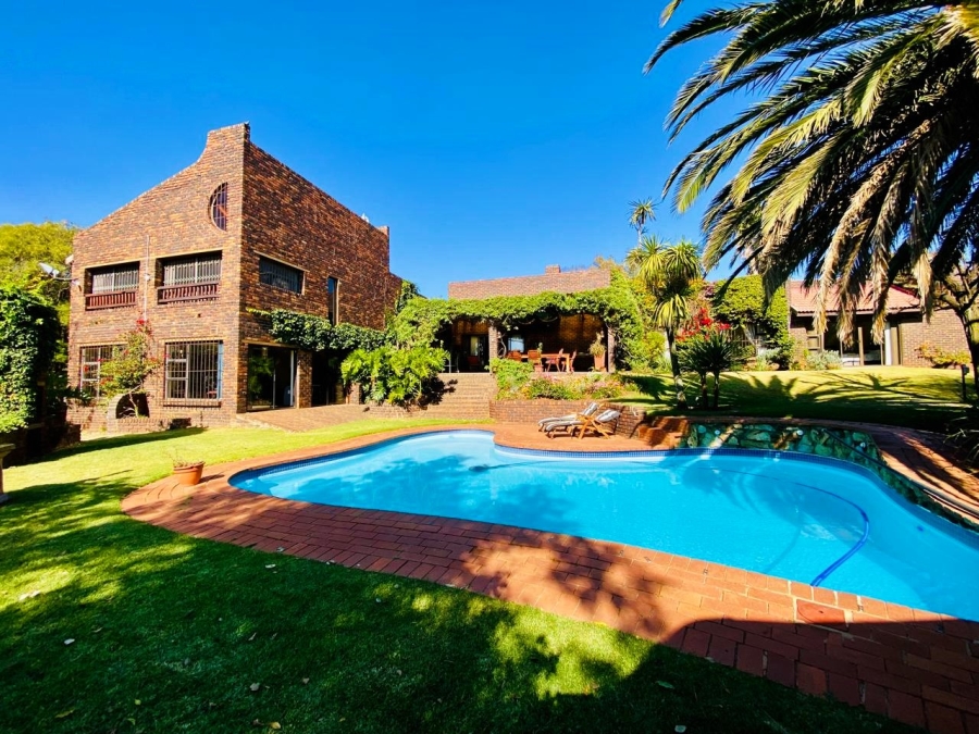5 Bedroom Property for Sale in Golf View Gauteng