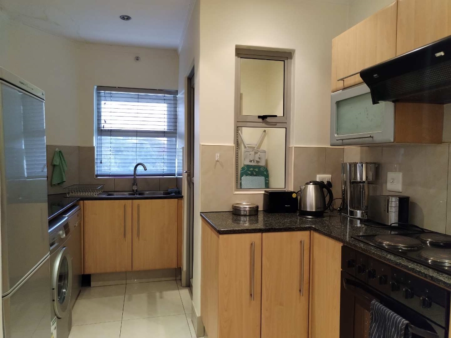 To Let 2 Bedroom Property for Rent in Sandhurst Gauteng