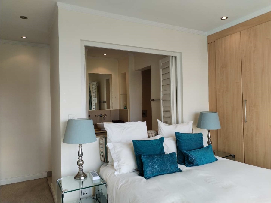 To Let 2 Bedroom Property for Rent in Sandhurst Gauteng