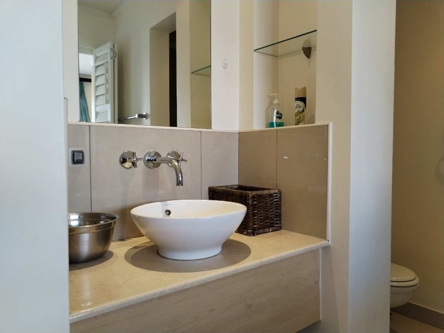 To Let 2 Bedroom Property for Rent in Sandhurst Gauteng