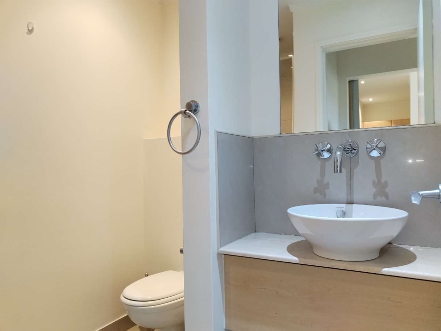 To Let 2 Bedroom Property for Rent in Sandhurst Gauteng