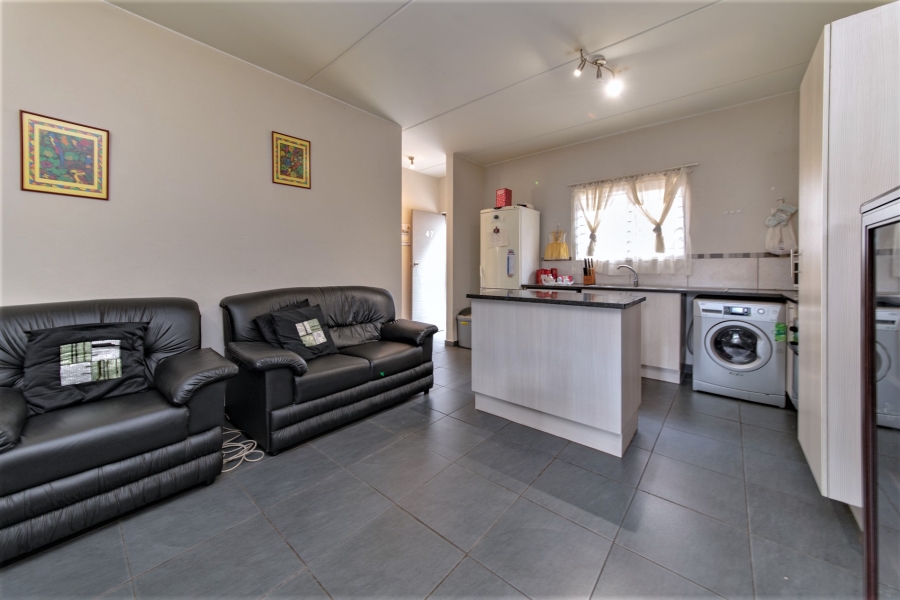 2 Bedroom Property for Sale in Bloubosrand Gauteng