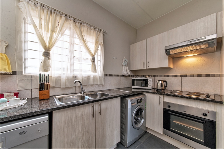 2 Bedroom Property for Sale in Bloubosrand Gauteng