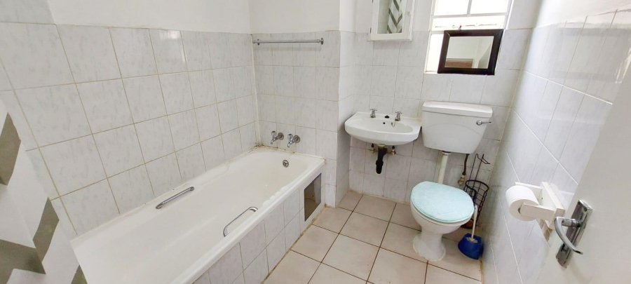 2 Bedroom Property for Sale in Vorna Valley Gauteng