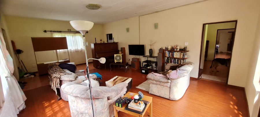 5 Bedroom Property for Sale in Mnandi Gauteng