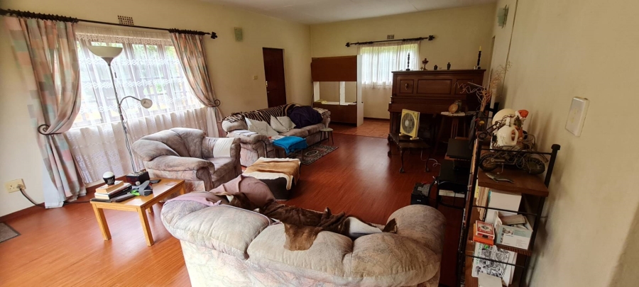 5 Bedroom Property for Sale in Mnandi Gauteng