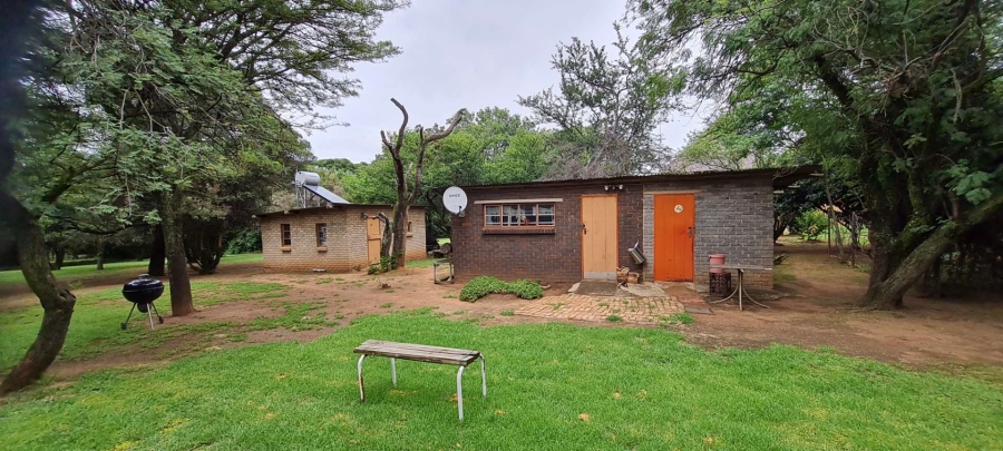 5 Bedroom Property for Sale in Mnandi Gauteng