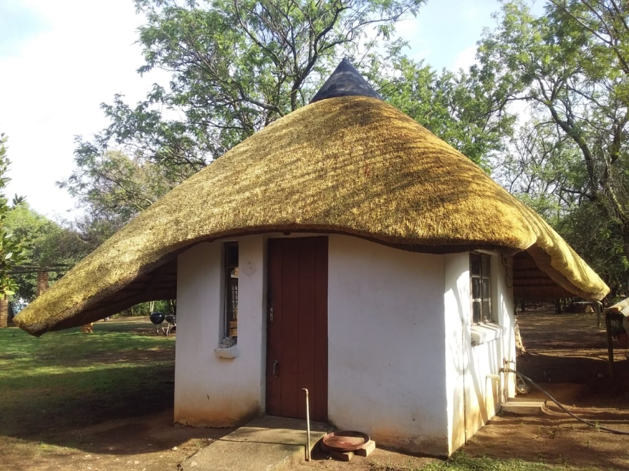 5 Bedroom Property for Sale in Mnandi Gauteng