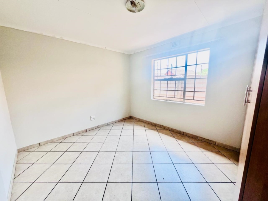 2 Bedroom Property for Sale in Chantelle Gauteng