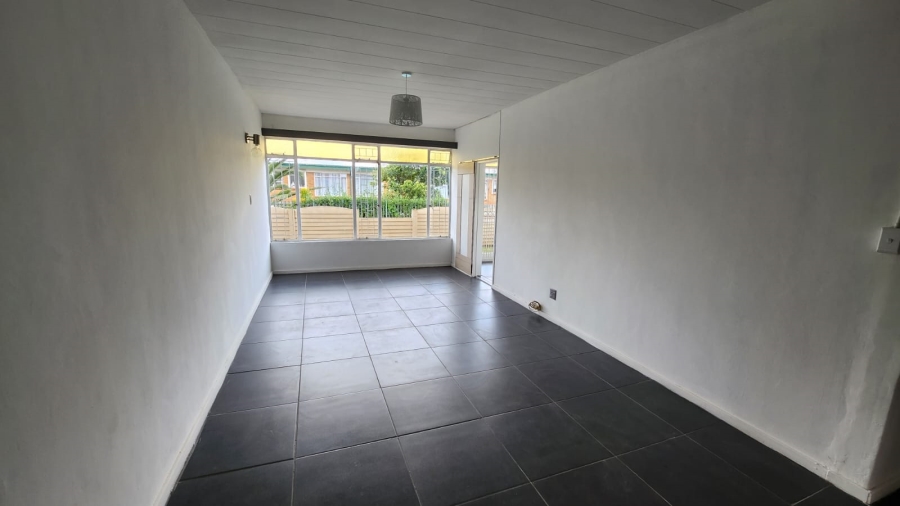 2 Bedroom Property for Sale in Eldoraigne Gauteng
