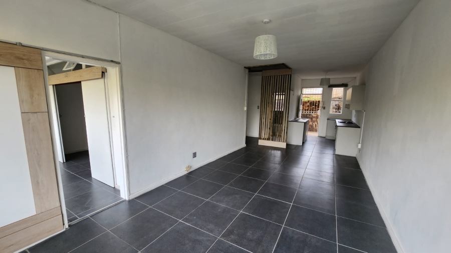 2 Bedroom Property for Sale in Eldoraigne Gauteng