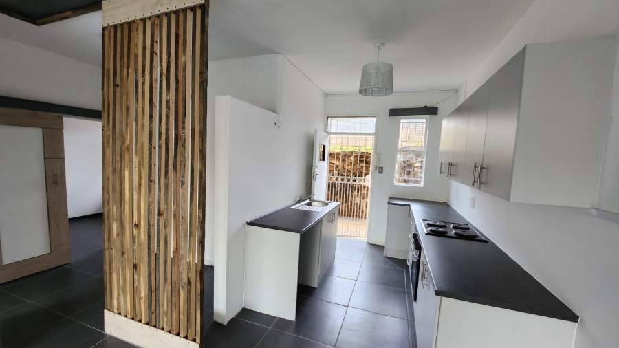 2 Bedroom Property for Sale in Eldoraigne Gauteng