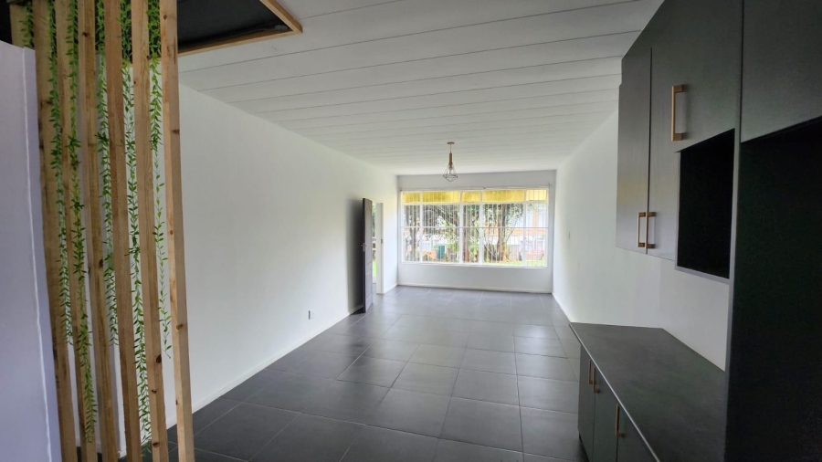 2 Bedroom Property for Sale in Eldoraigne Gauteng