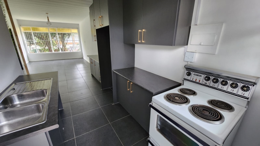 2 Bedroom Property for Sale in Eldoraigne Gauteng