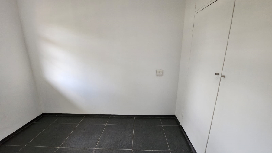 2 Bedroom Property for Sale in Eldoraigne Gauteng