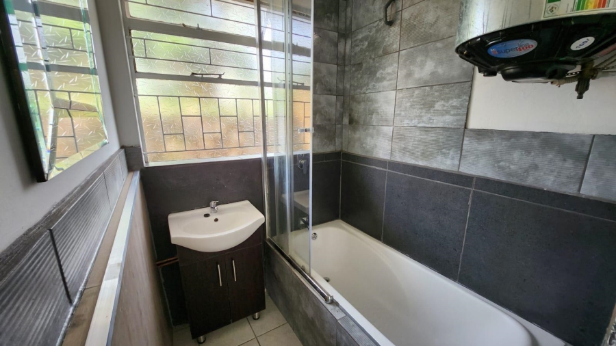 2 Bedroom Property for Sale in Eldoraigne Gauteng