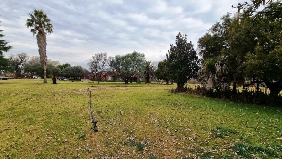 15 Bedroom Property for Sale in Raslouw Gauteng