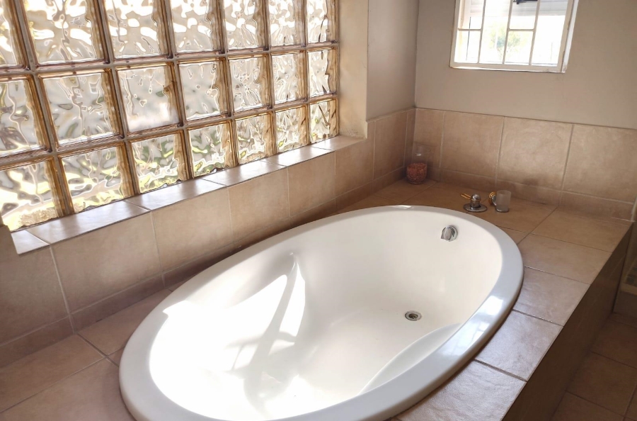 3 Bedroom Property for Sale in Doornrandje Gauteng