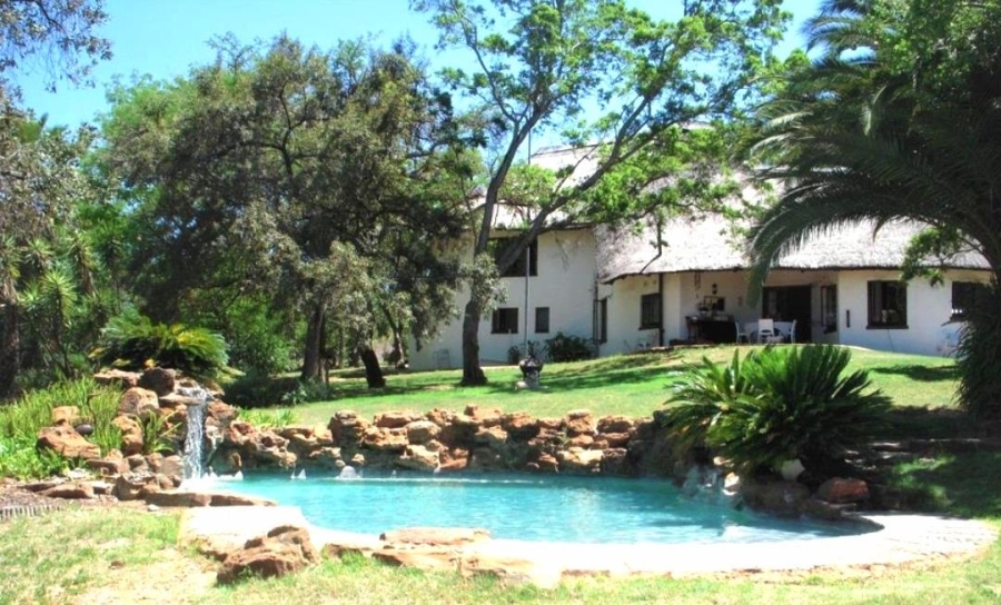 8 Bedroom Property for Sale in Doornrandje Gauteng