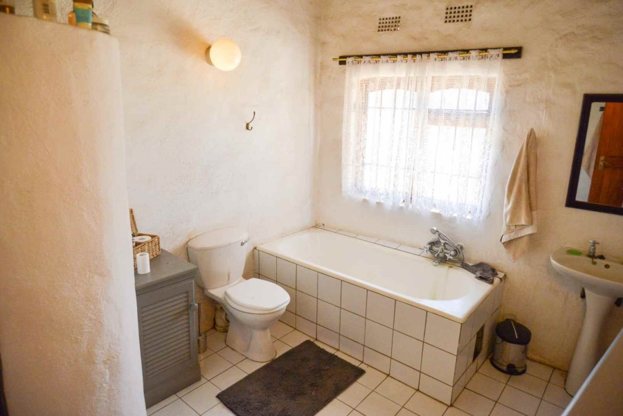 8 Bedroom Property for Sale in Doornrandje Gauteng