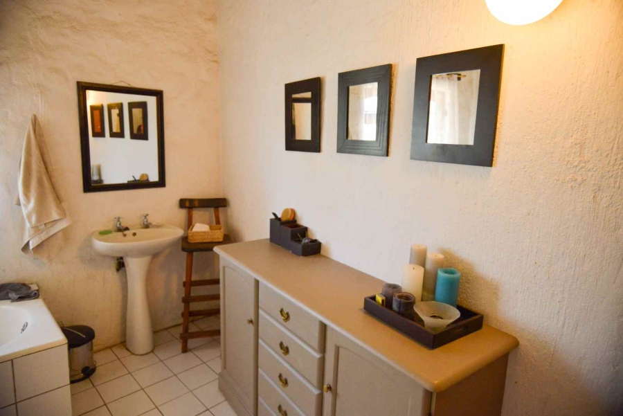 8 Bedroom Property for Sale in Doornrandje Gauteng