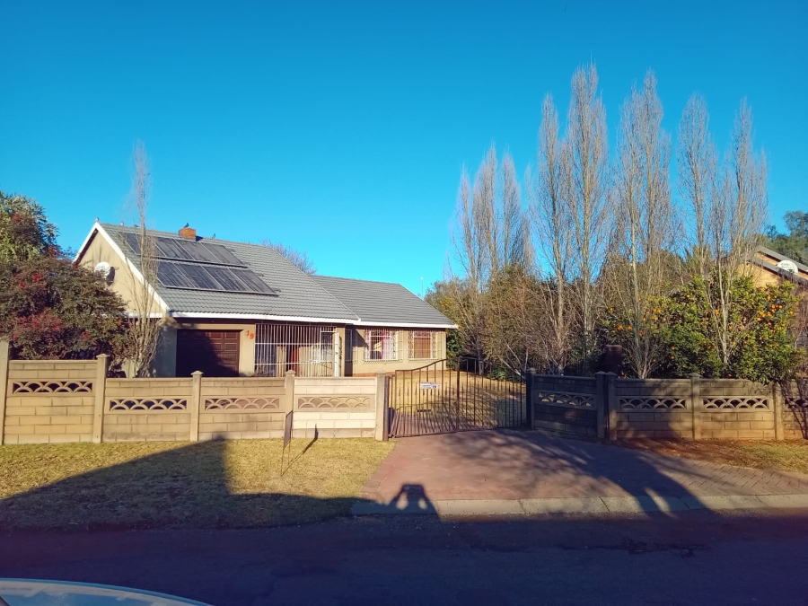 3 Bedroom Property for Sale in Kookrus Gauteng