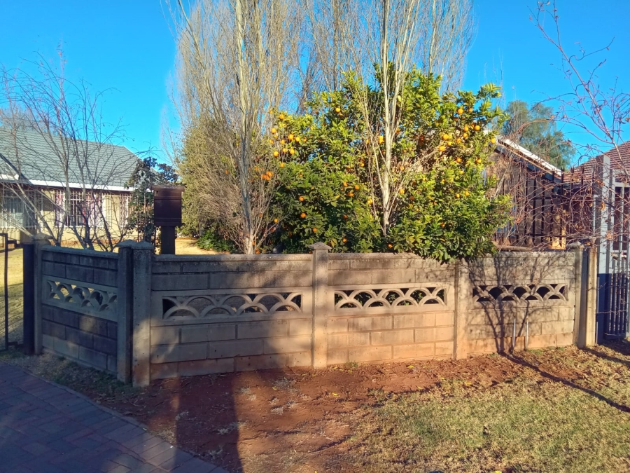 3 Bedroom Property for Sale in Kookrus Gauteng