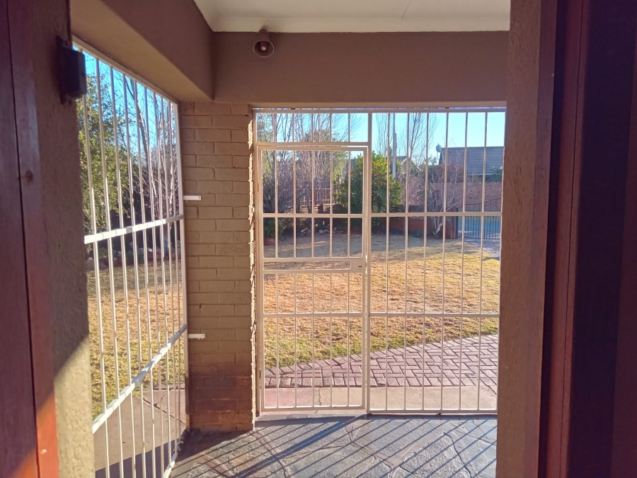 3 Bedroom Property for Sale in Kookrus Gauteng