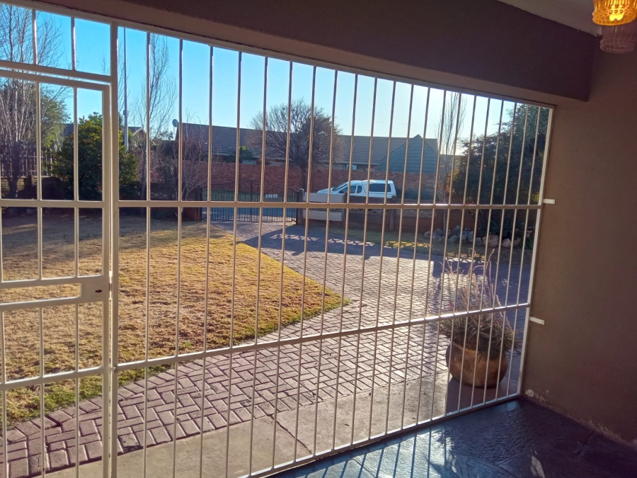 3 Bedroom Property for Sale in Kookrus Gauteng