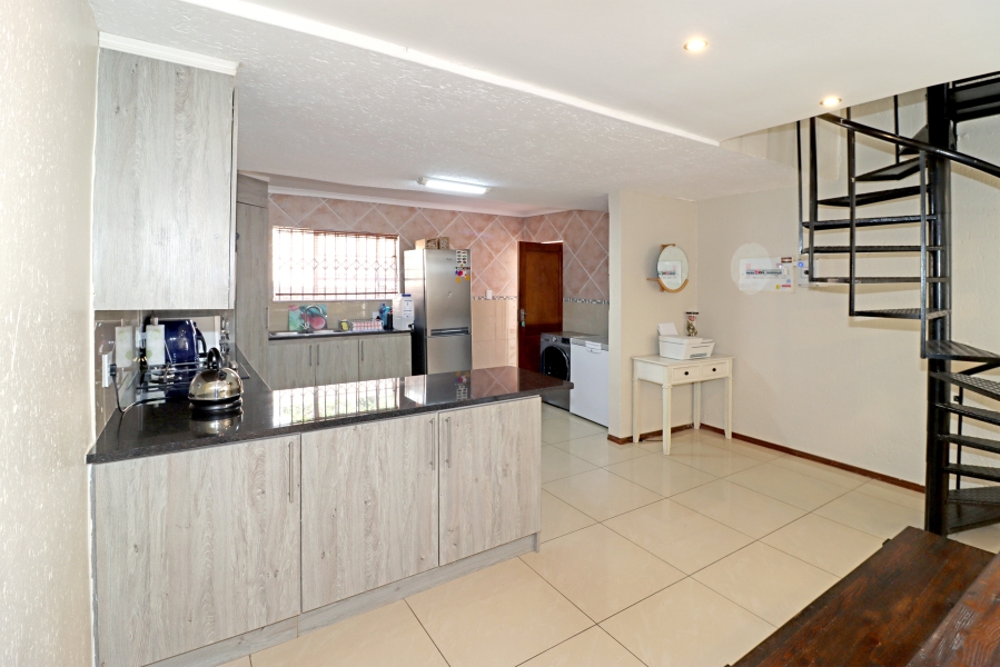 4 Bedroom Property for Sale in Broadacres Gauteng