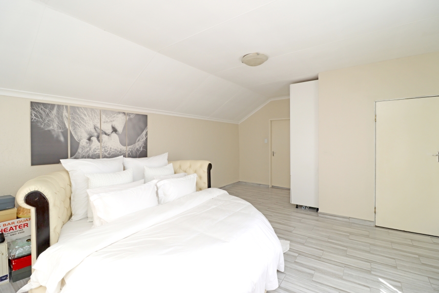 4 Bedroom Property for Sale in Broadacres Gauteng