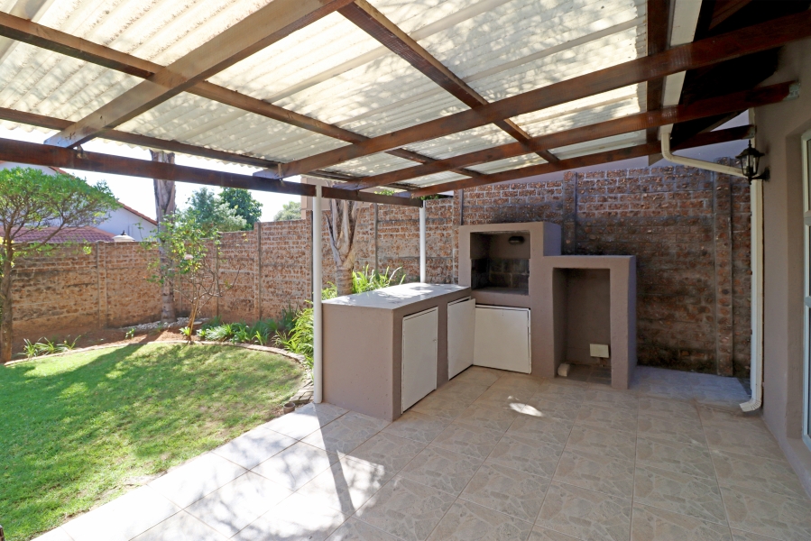4 Bedroom Property for Sale in Broadacres Gauteng