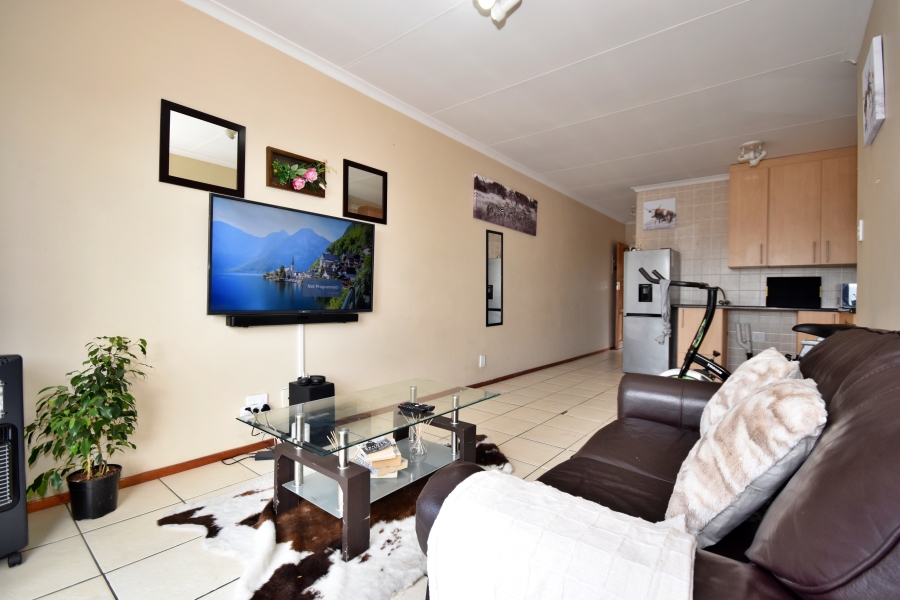 2 Bedroom Property for Sale in Sonneglans Gauteng