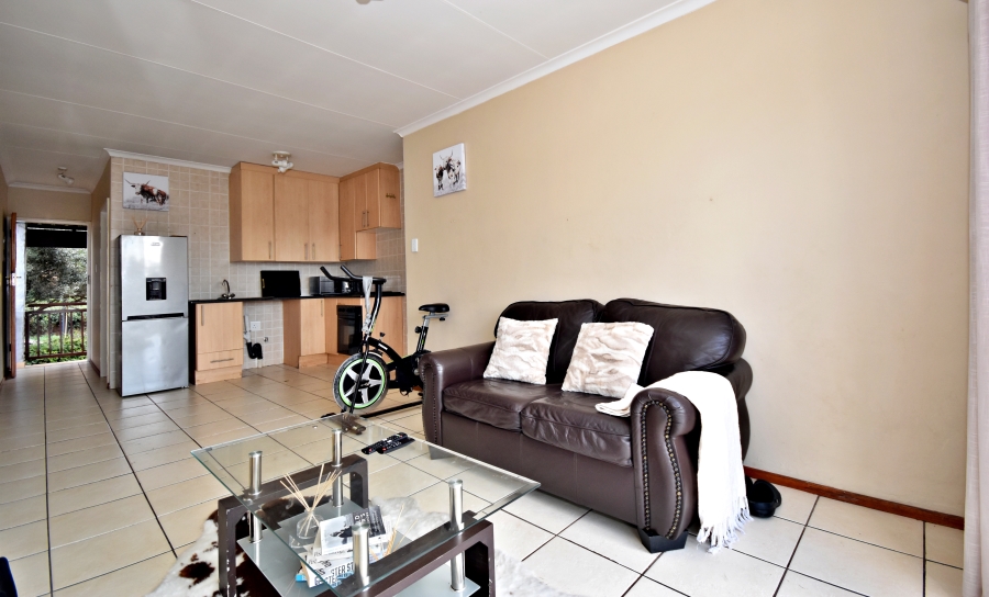 2 Bedroom Property for Sale in Sonneglans Gauteng