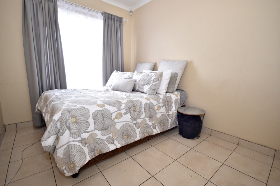 2 Bedroom Property for Sale in Sonneglans Gauteng