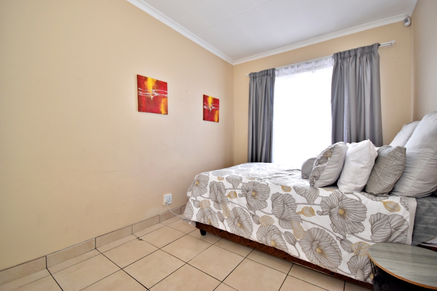 2 Bedroom Property for Sale in Sonneglans Gauteng