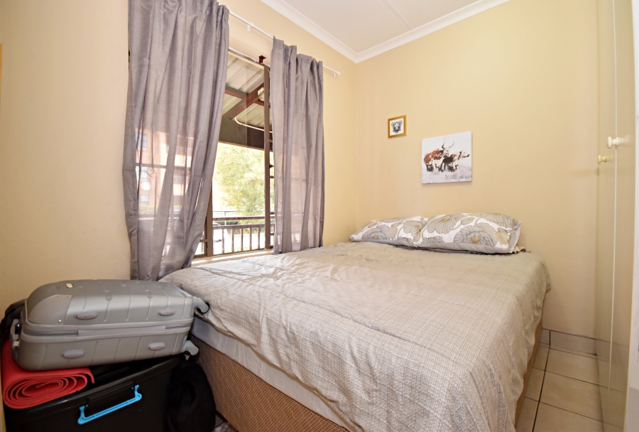 2 Bedroom Property for Sale in Sonneglans Gauteng