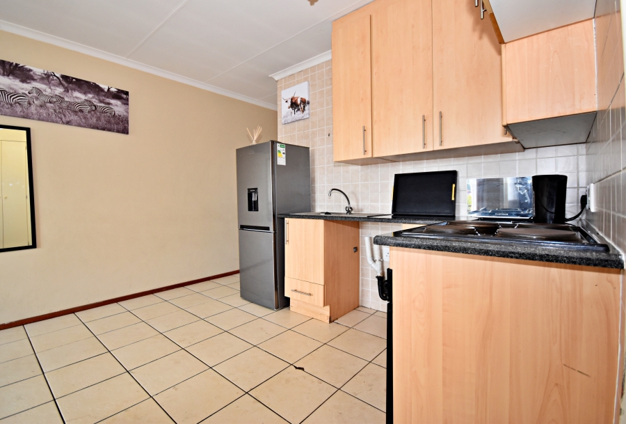 2 Bedroom Property for Sale in Sonneglans Gauteng