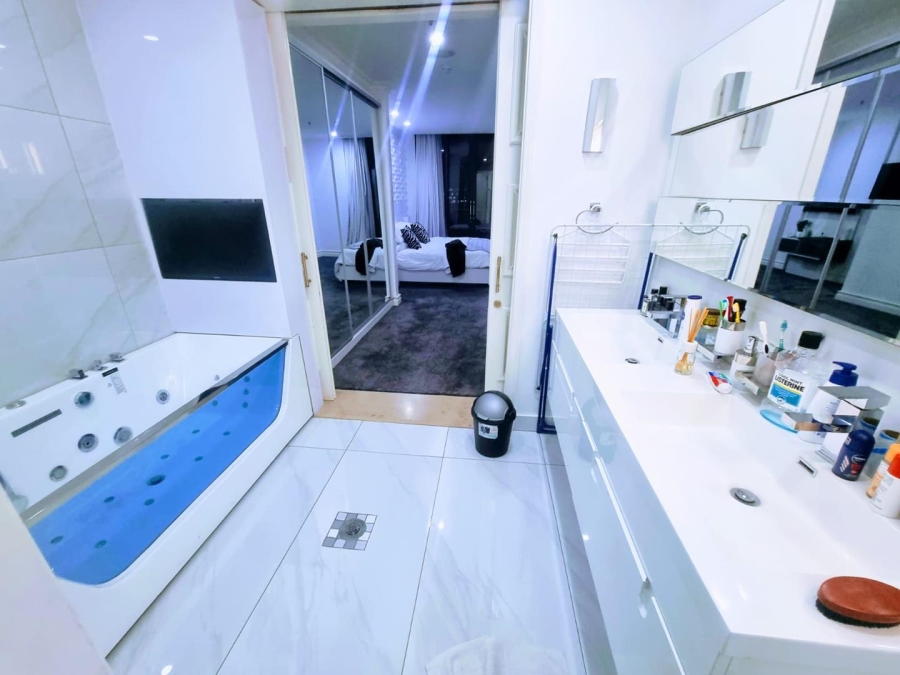 1 Bedroom Property for Sale in Sandown Gauteng