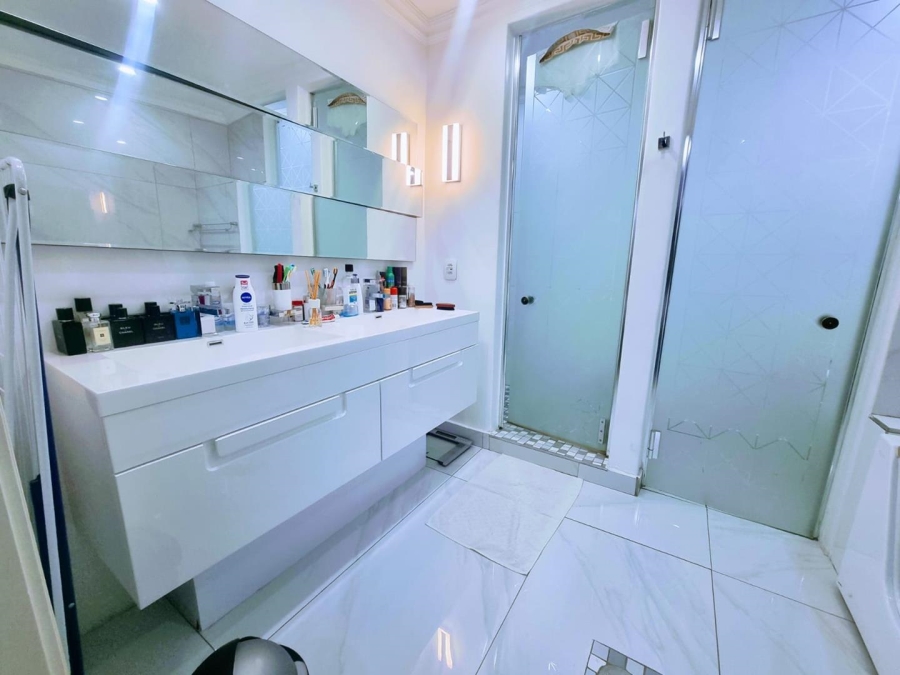 1 Bedroom Property for Sale in Sandown Gauteng